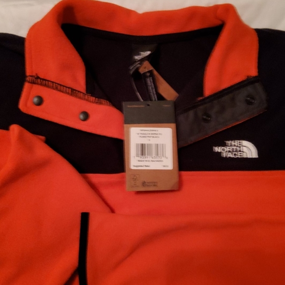 Northface Fleece Pullover - Picture 2 of 2